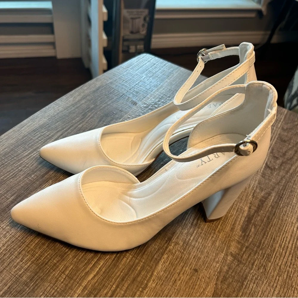 PARTY Women's 3.5 inch chunky heel ankle strap pumps size 8 - Picture 11 of 11